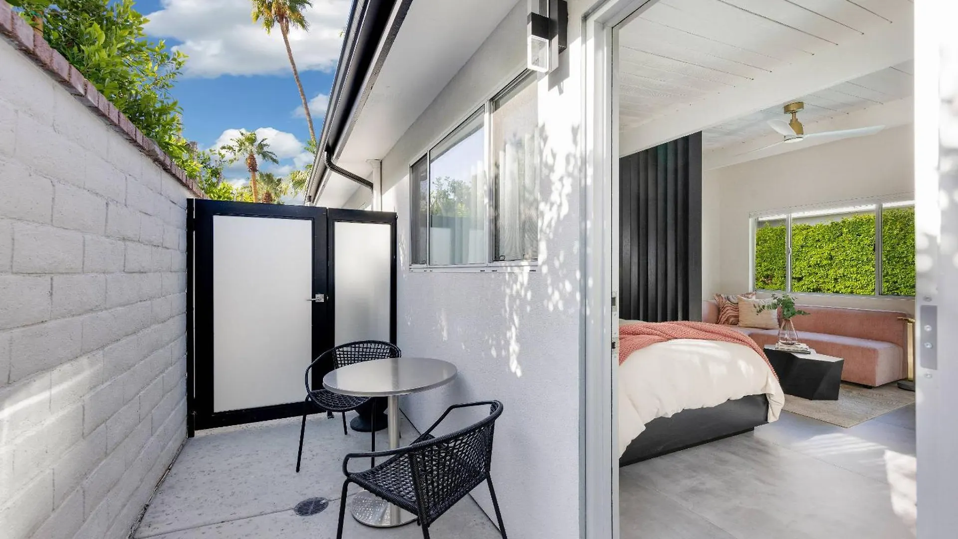 Condo 606 W Arenas Rd Unit 2 Palm Springs 0*,